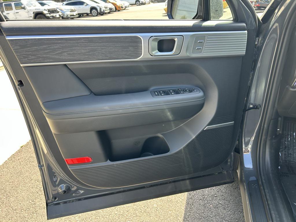 2025 Hyundai Santa Fe Limited photo 8