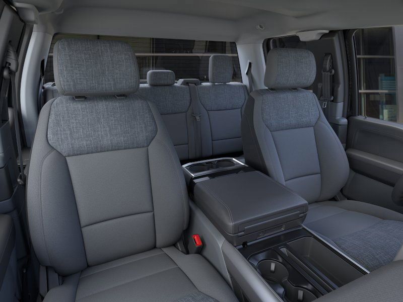 2025 Ford F-150 XLT photo 8