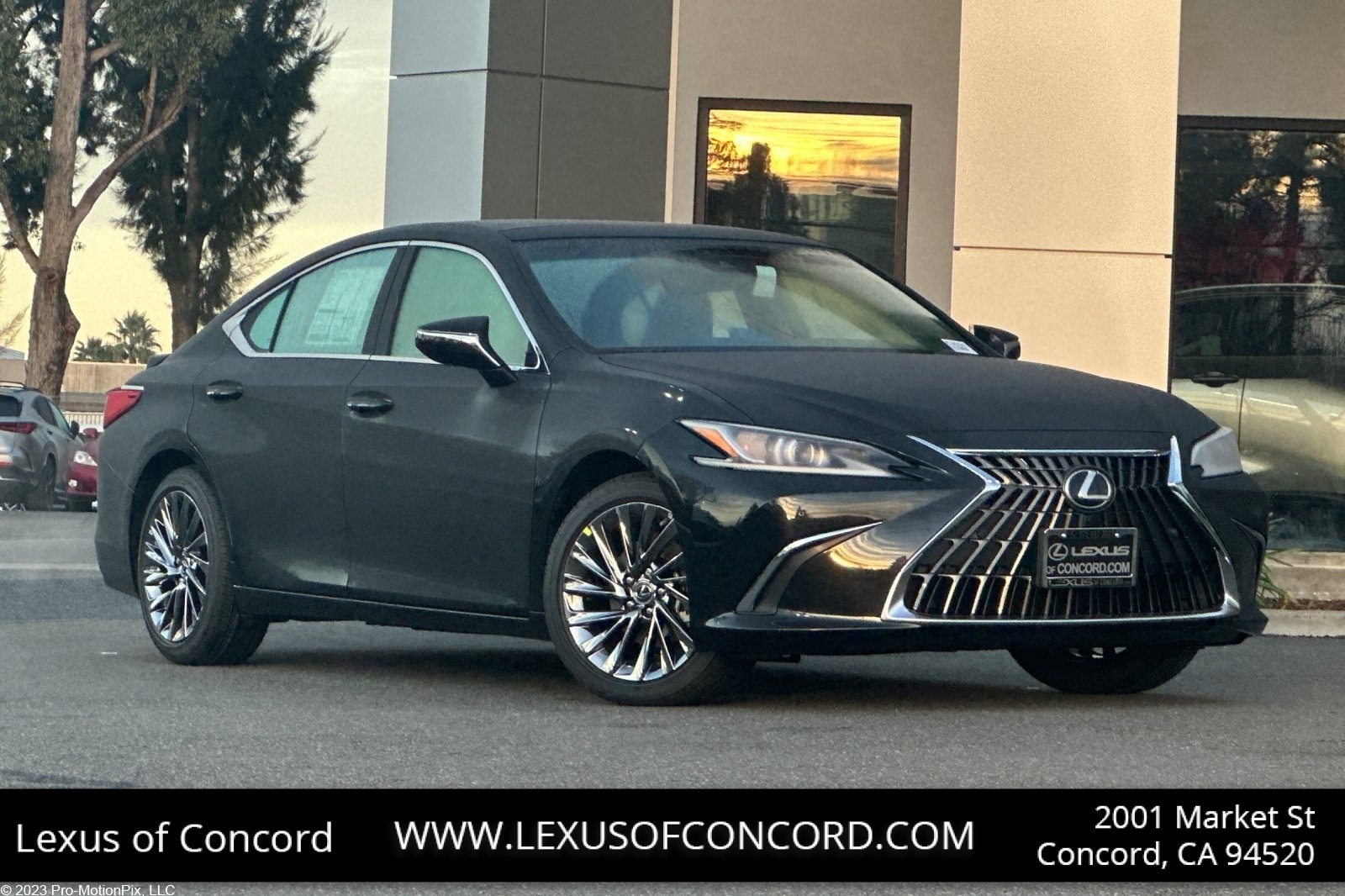 2025 Lexus ES 350 Luxury's photo