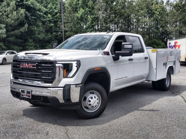 2024 GMC Sierra 3500 Chassis Cab Pro's photo