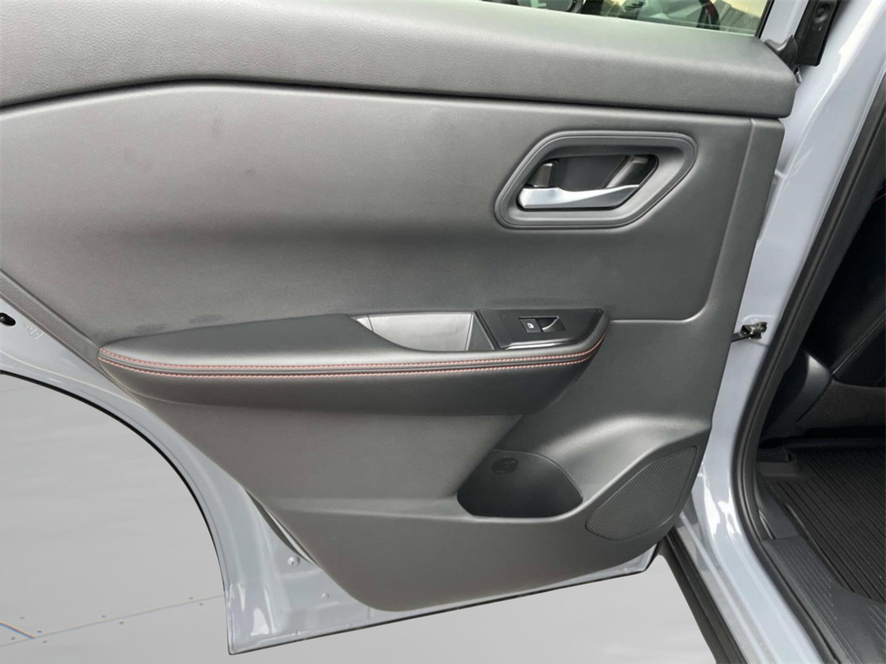 2026 Nissan Rogue AWD photo 7