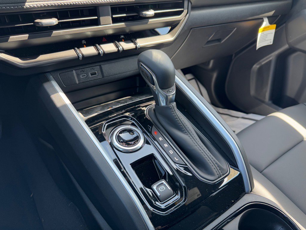 2025 Chevrolet Colorado Work Truck LT photo 14