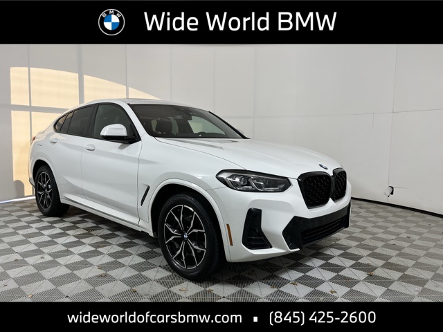 2023 BMW X4 30i's photo