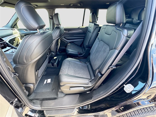 2025 Jeep Grand Cherokee Altitude X photo 19