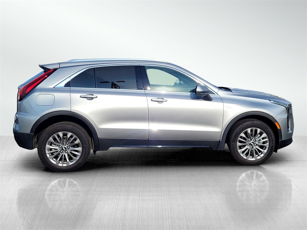 2024 Cadillac XT4 Premium Luxury photo 4