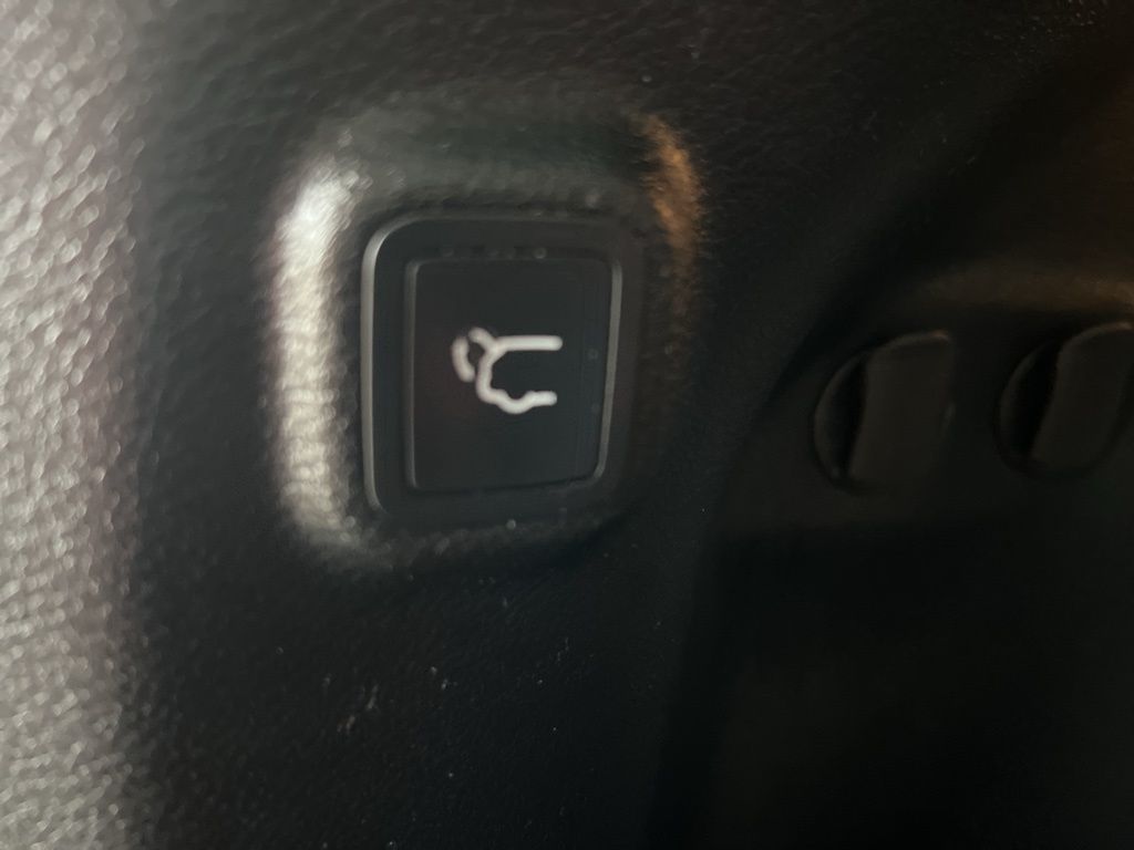 2022 Jeep Cherokee Latitude Lux photo 14