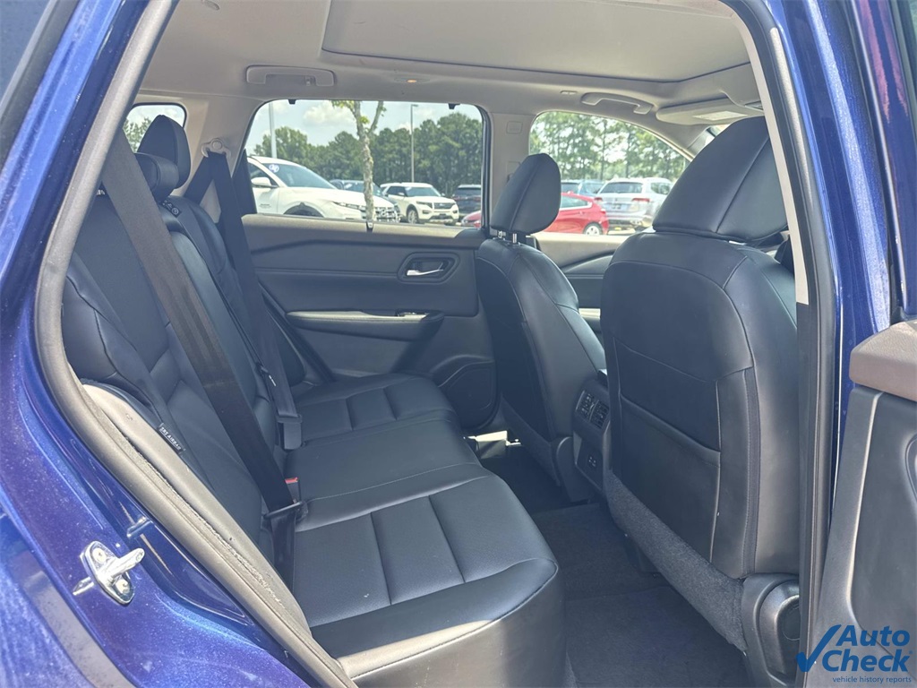 2023 Nissan Rogue SV photo 4