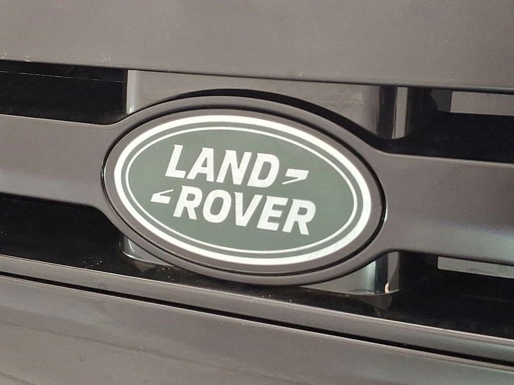 2025 Land Rover Defender 110 S photo 14