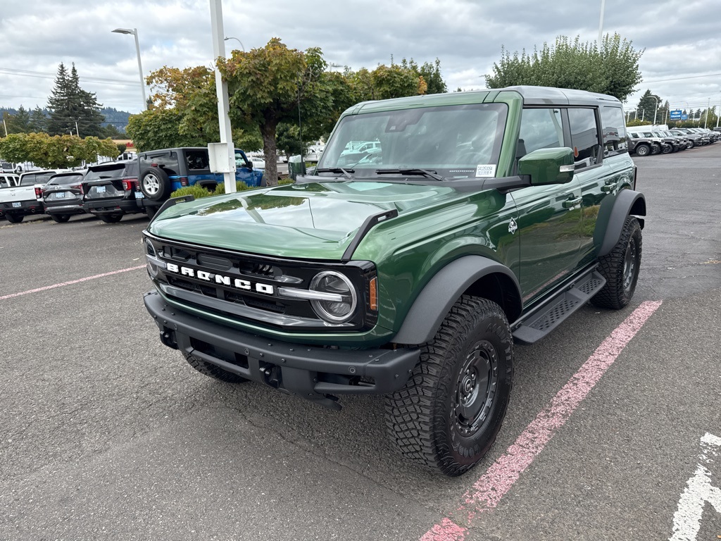 2024 Ford Bronco Outer Banks photo 3