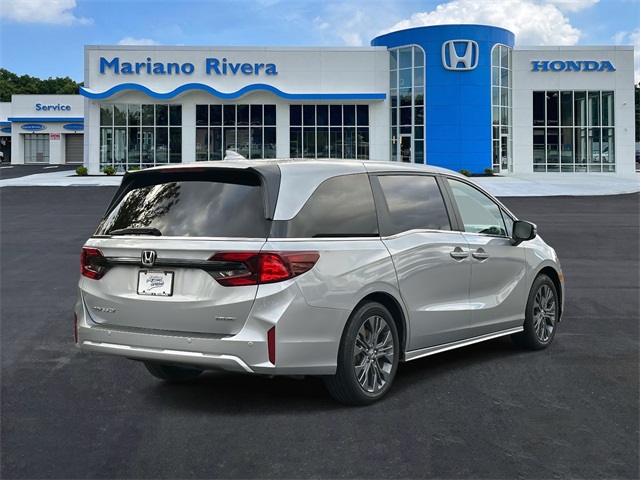 2025 Honda Odyssey Touring photo 2