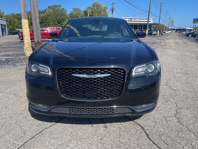 2016 Chrysler 300 S photo 2