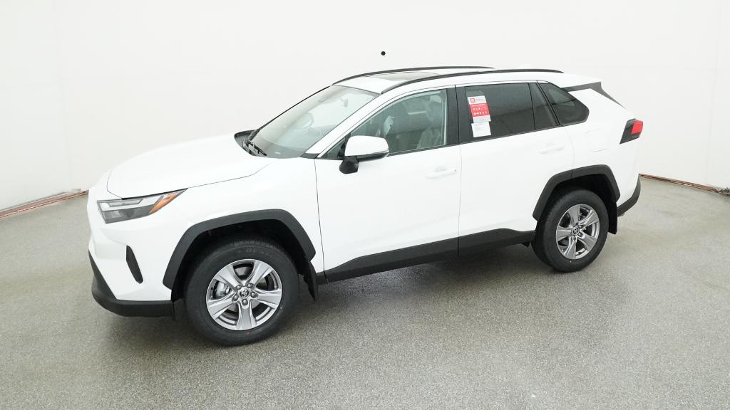 2025 Toyota RAV4 XLE photo 7