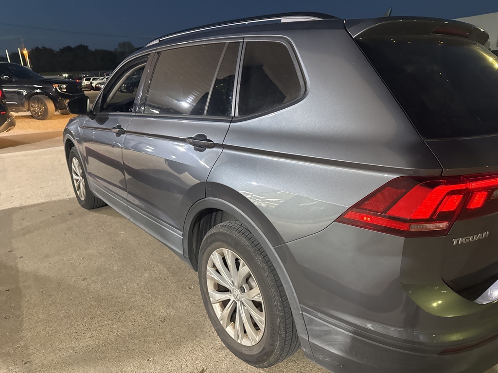 2020 Volkswagen Tiguan S photo 2