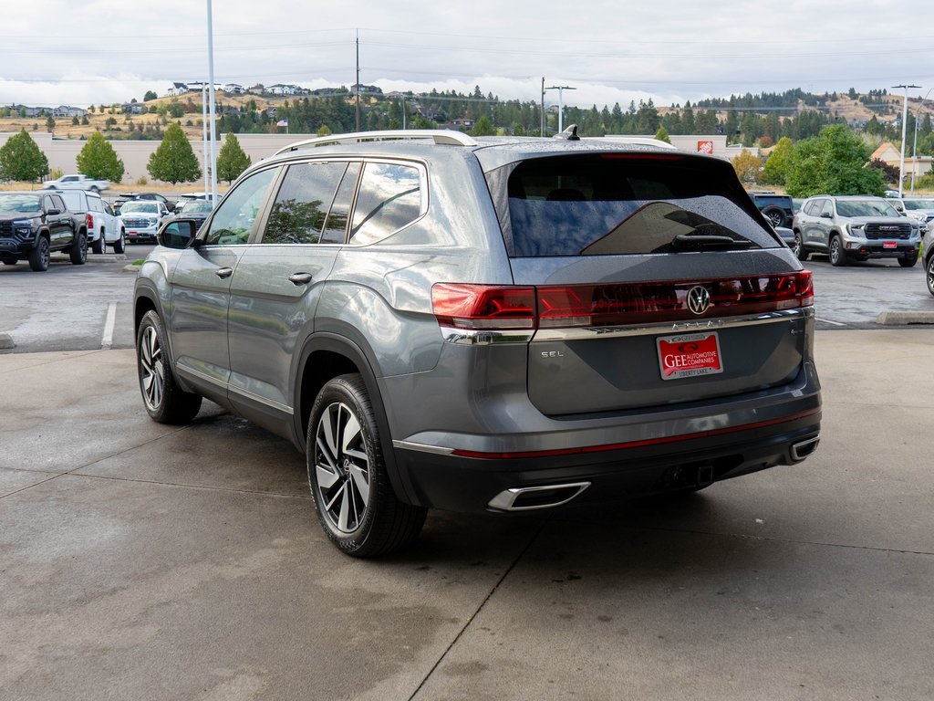 2024 Volkswagen Atlas SEL photo 4
