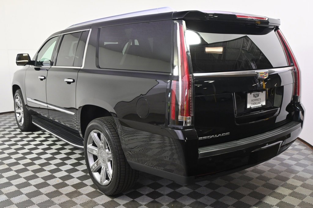 2020 Cadillac Escalade ESV Premium Luxury photo 3