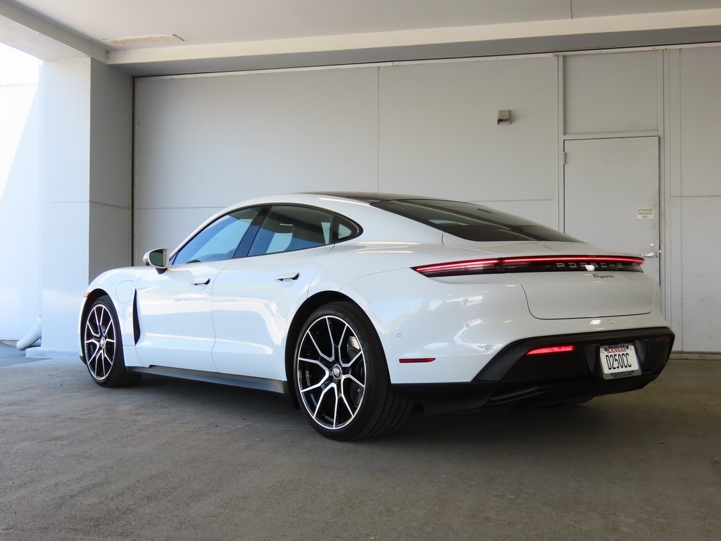 2023 Porsche Taycan photo 3
