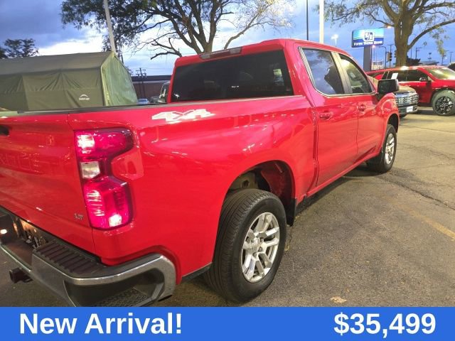 2022 Chevrolet Silverado 1500 LT photo 2