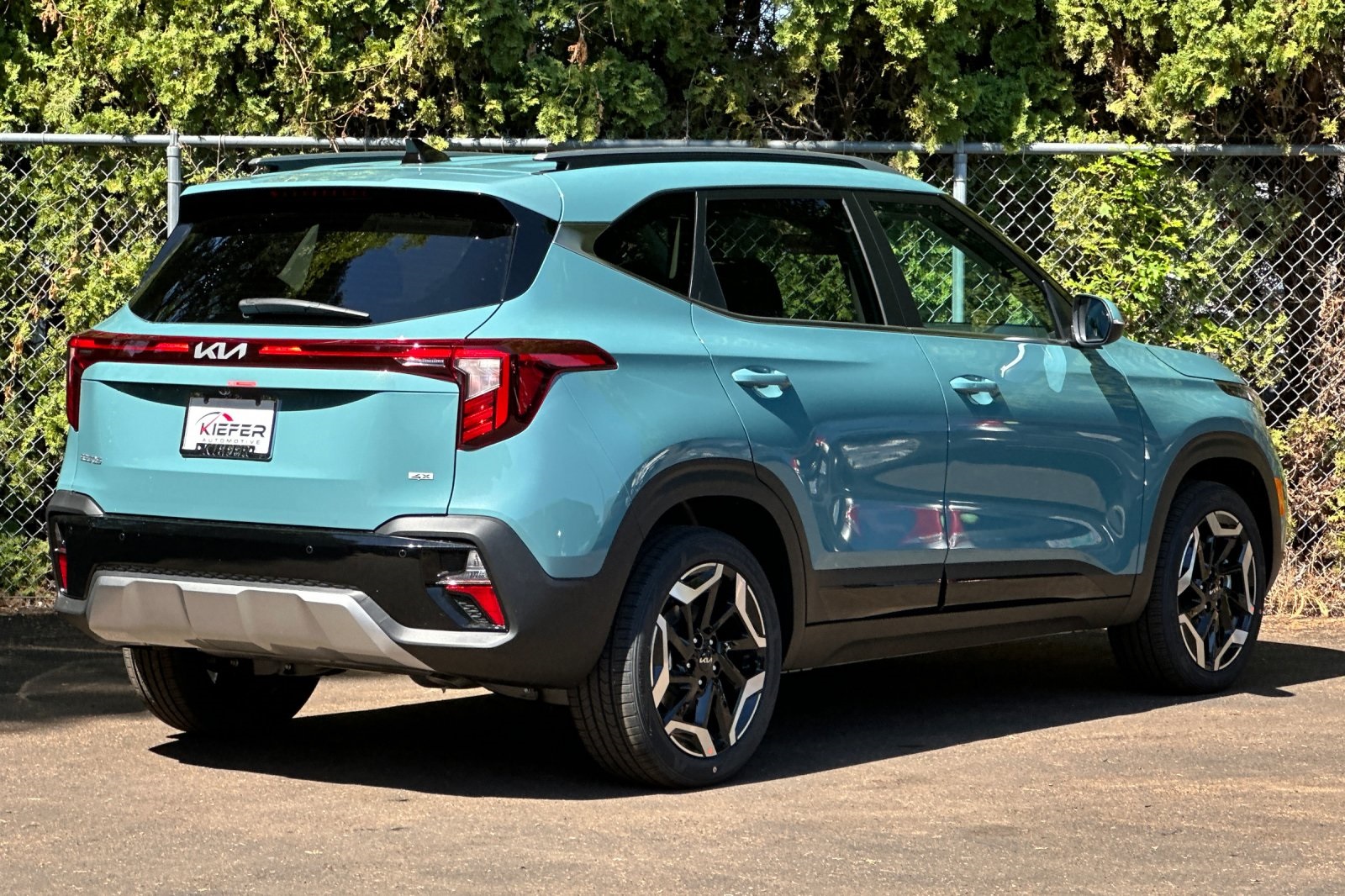 2026 Kia Seltos SX photo 3