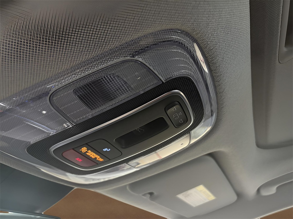 2025 Hyundai Elantra Limited photo 13