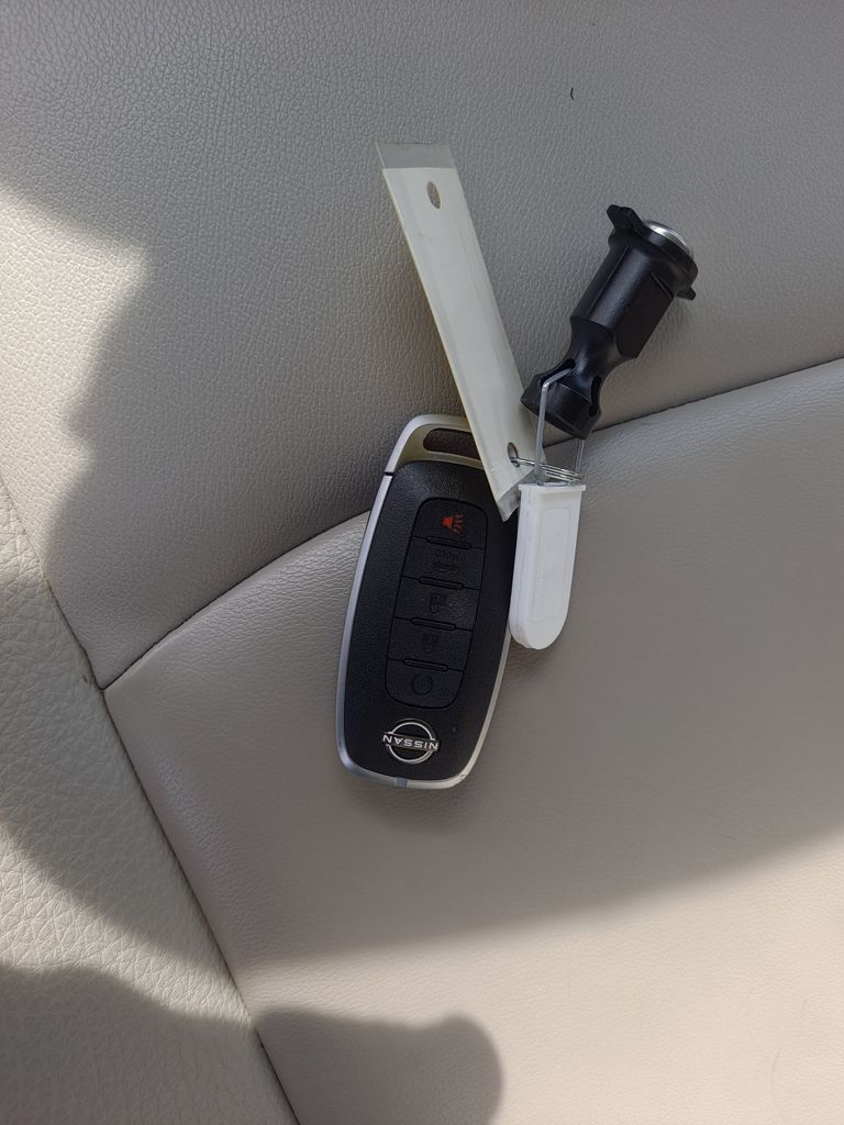 2024 Nissan Pathfinder SL photo 28
