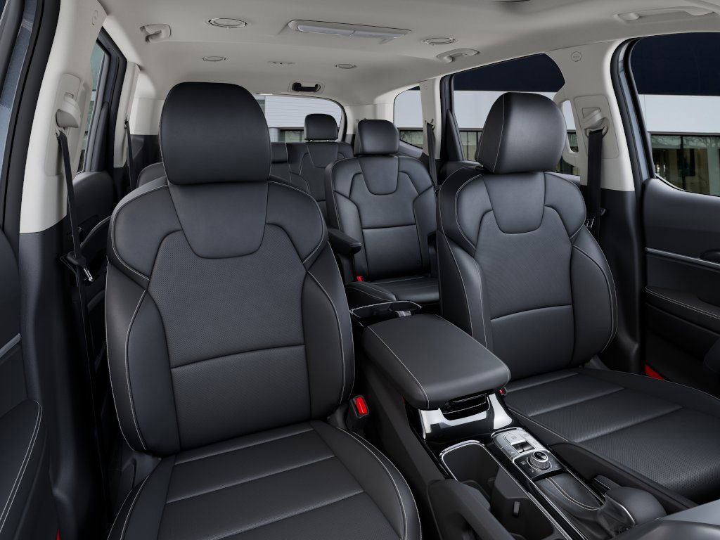 2025 Kia Telluride S photo 14