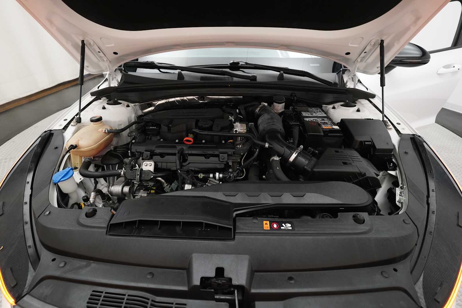 2023 Kia K5 GT-Line photo 2