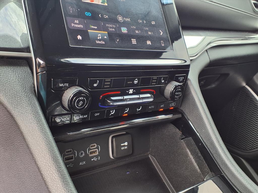 2022 Jeep Grand Cherokee Laredo photo 9
