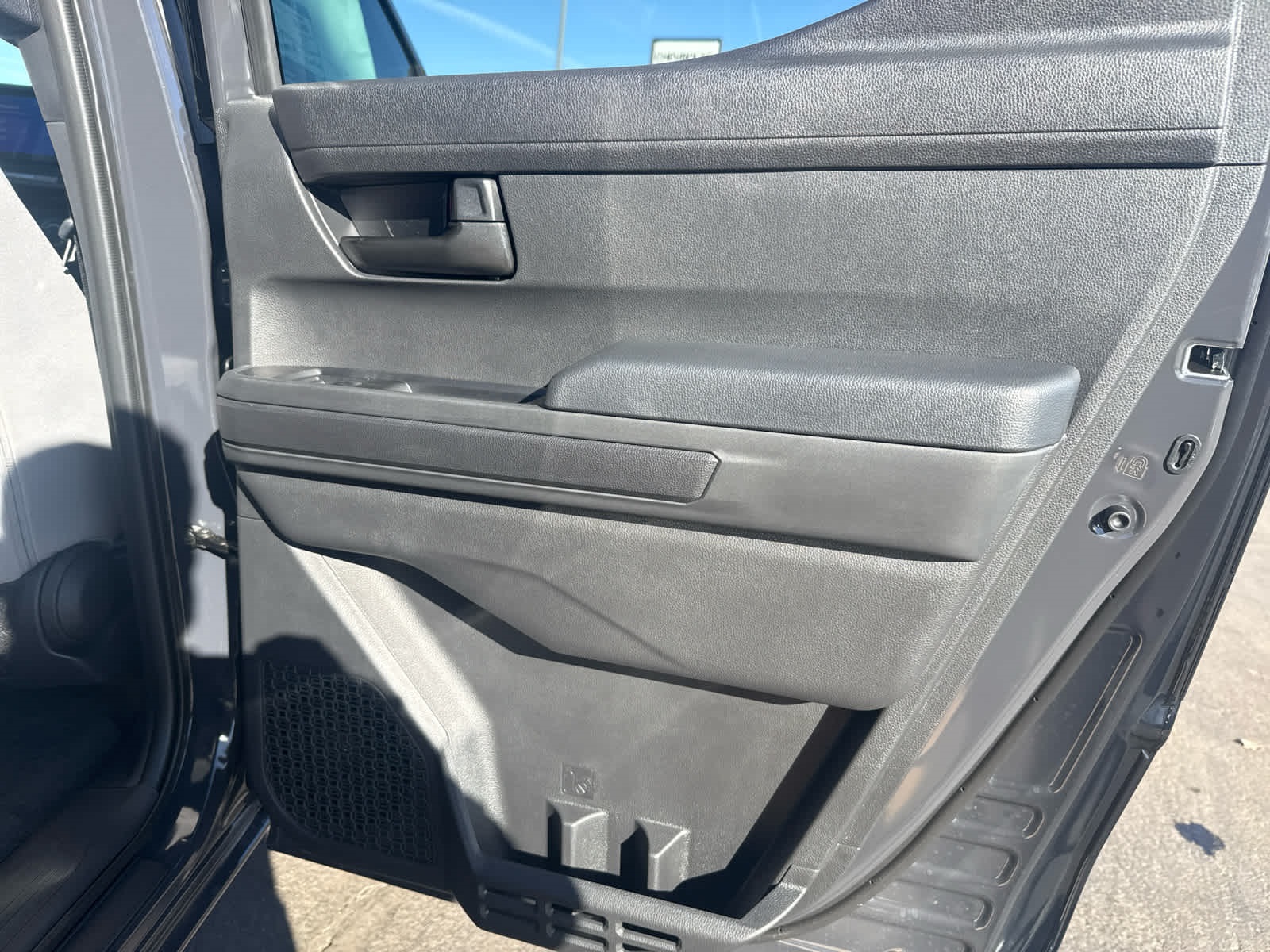 2025 Toyota Tacoma SR5 photo 20