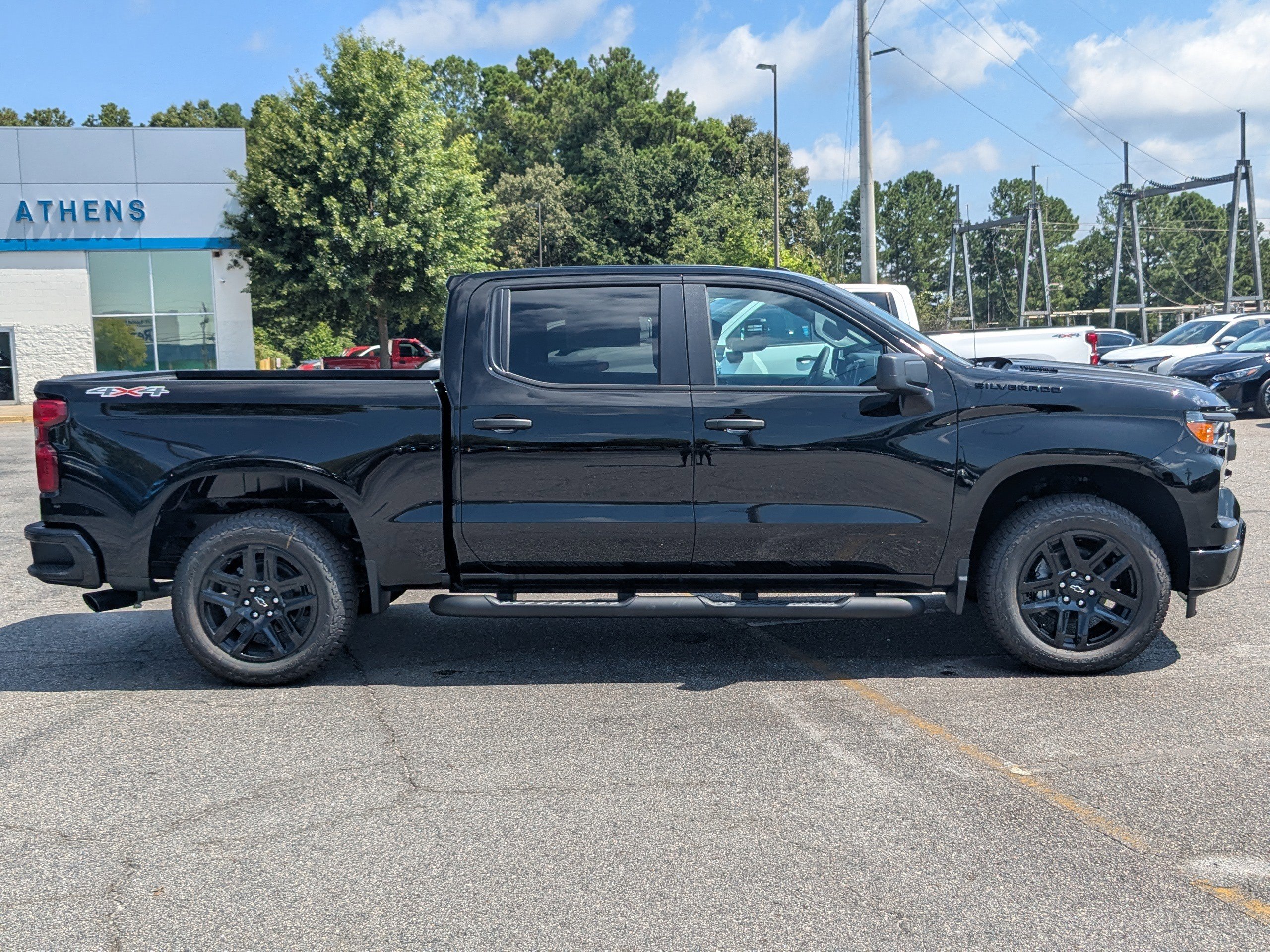 2025 Chevrolet Silverado 1500 Custom photo 3