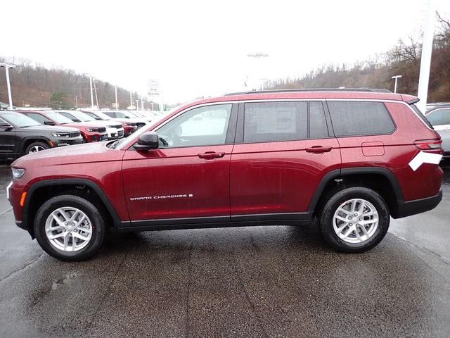 2025 Jeep Grand Cherokee Laredo photo 2