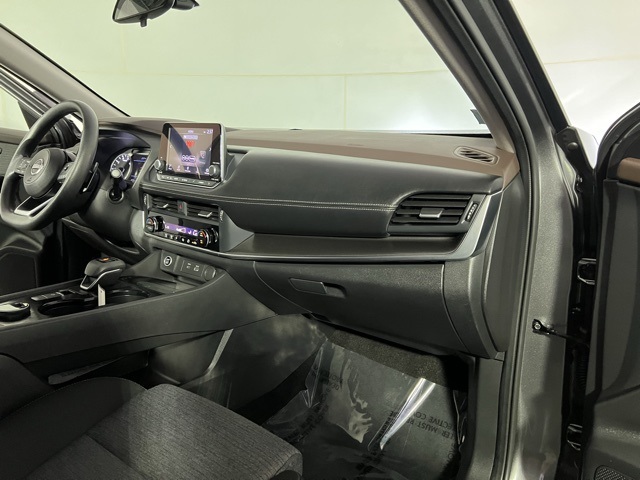 2023 Nissan Rogue SV photo 28