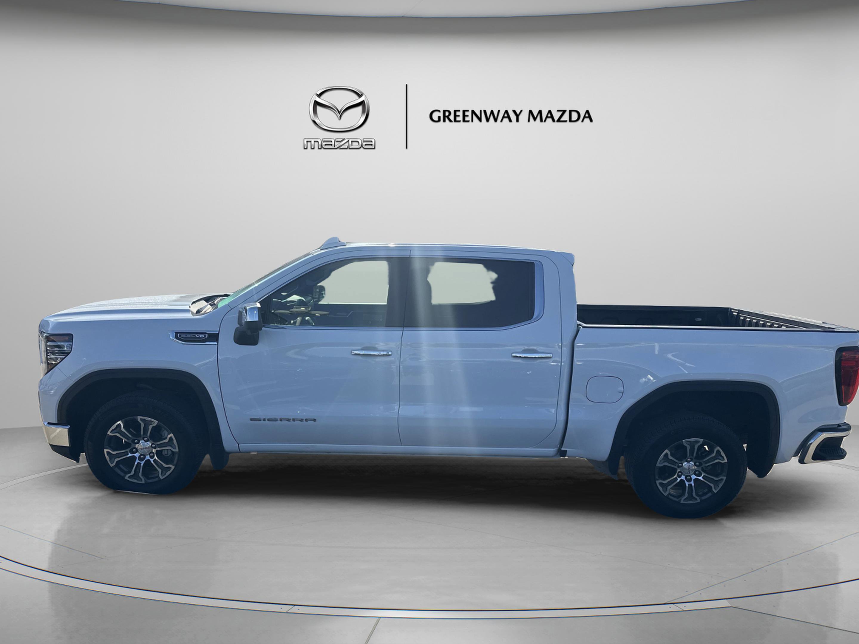 2025 Gmc Sierra 1500 SLT photo 4