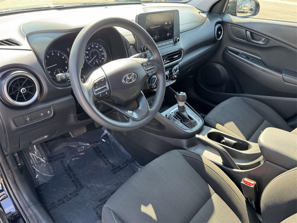 2023 Hyundai Kona SEL photo 2