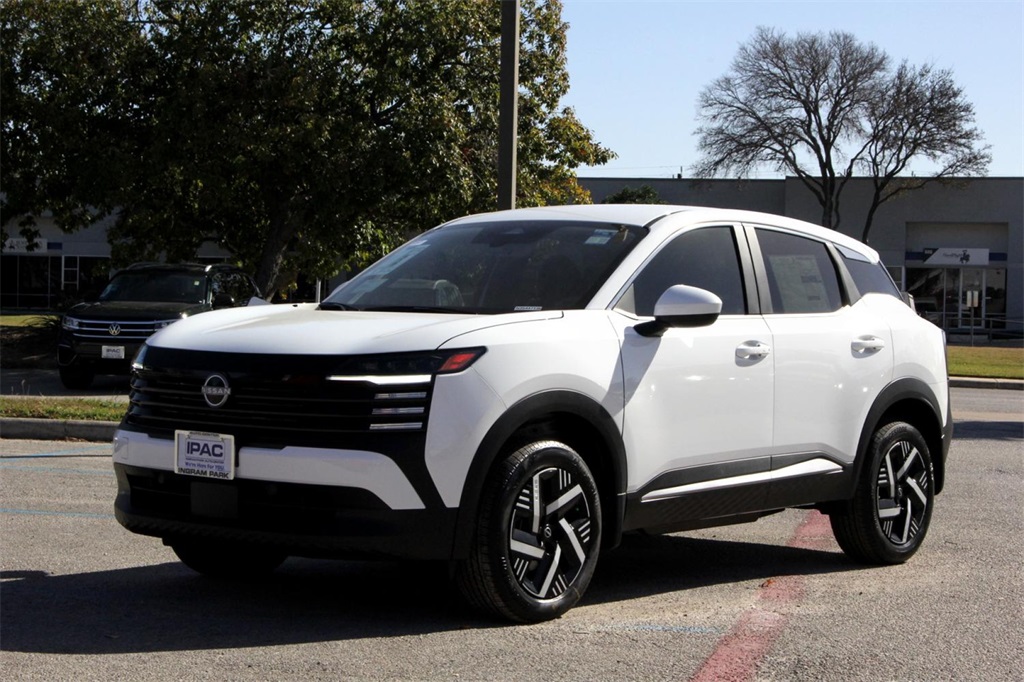 2025 Nissan Kicks SV photo 5