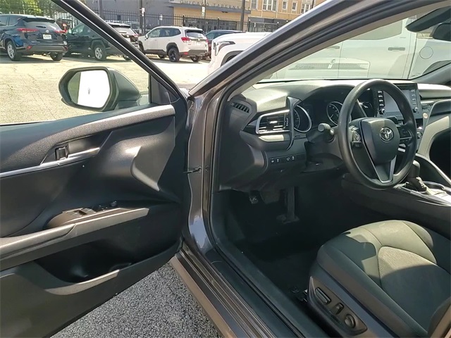 2023 Toyota Camry LE photo 9