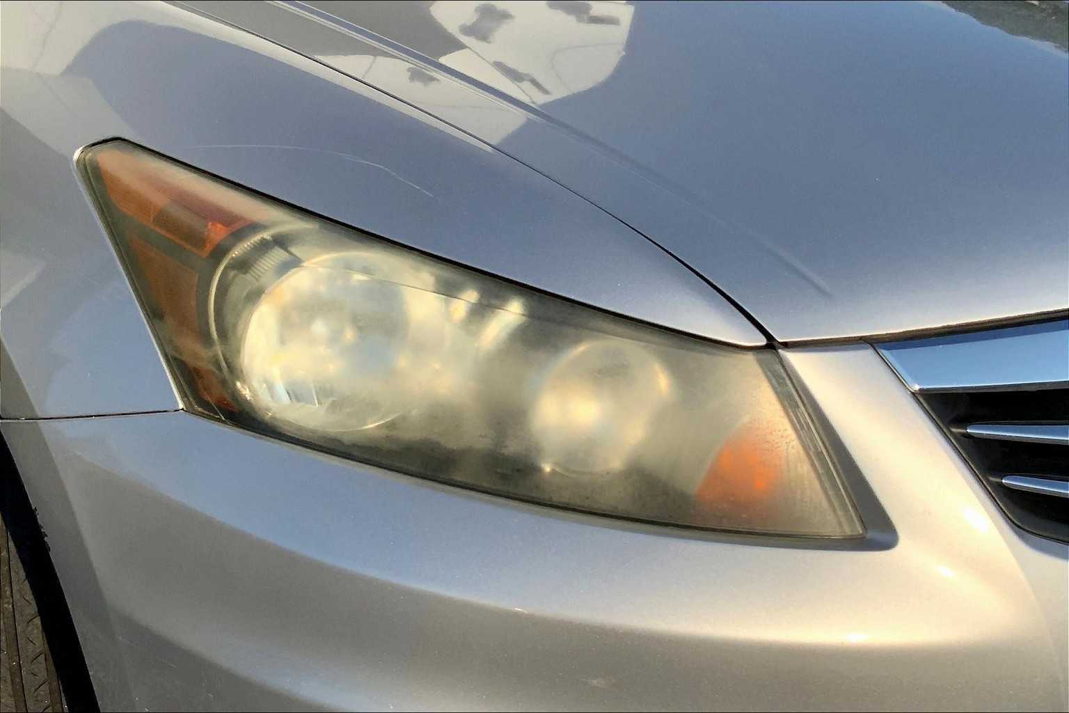 2011 Honda Accord LX-P photo 24