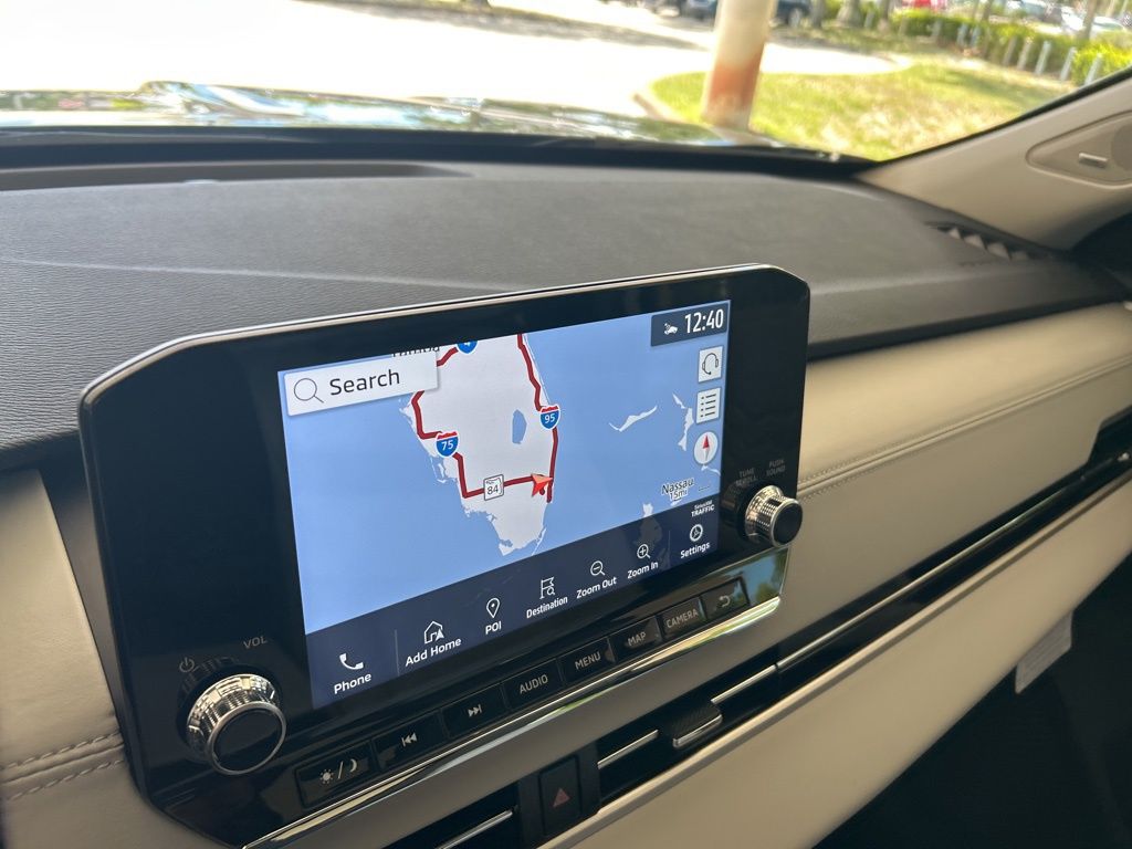 2025 Mitsubishi Outlander PHEV SEL Platinum photo 12