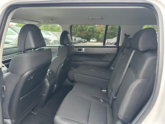 2026 Hyundai Santa Fe SE photo 4