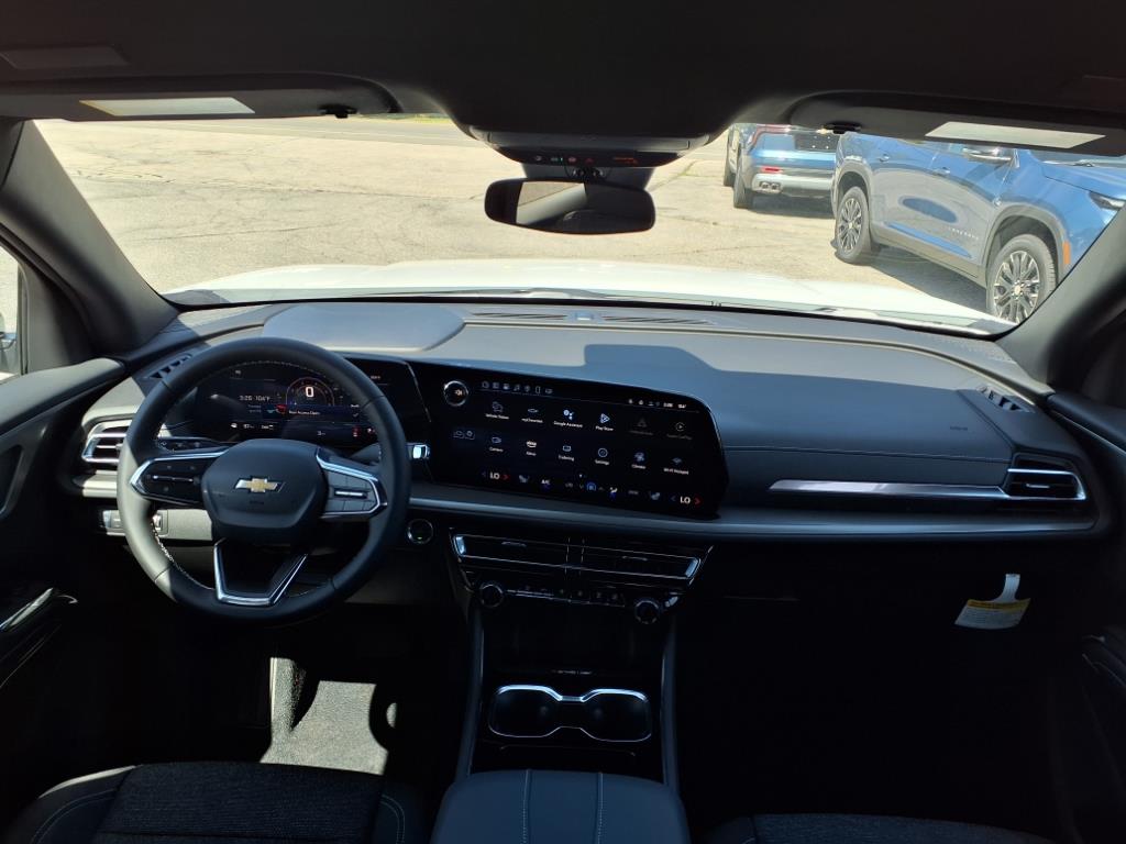 2025 Chevrolet Traverse photo 8