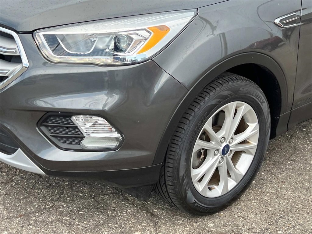 2019 Ford Escape SEL photo 8