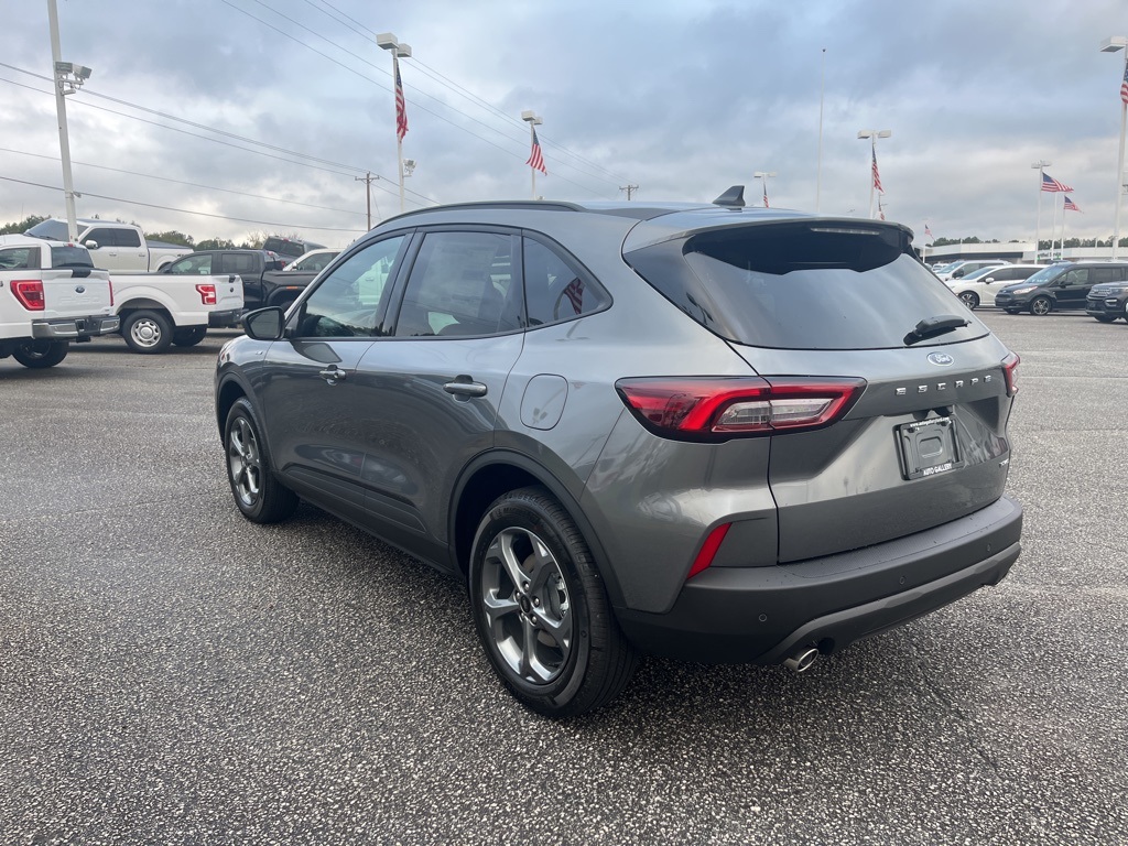 2025 Ford Escape ST-Line photo 3