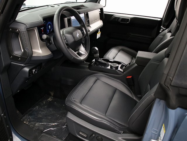 2025 Ford Bronco Outer Banks photo 10