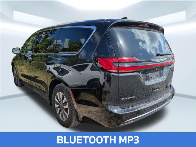 2022 Chrysler Pacifica Hybrid Touring L photo 2