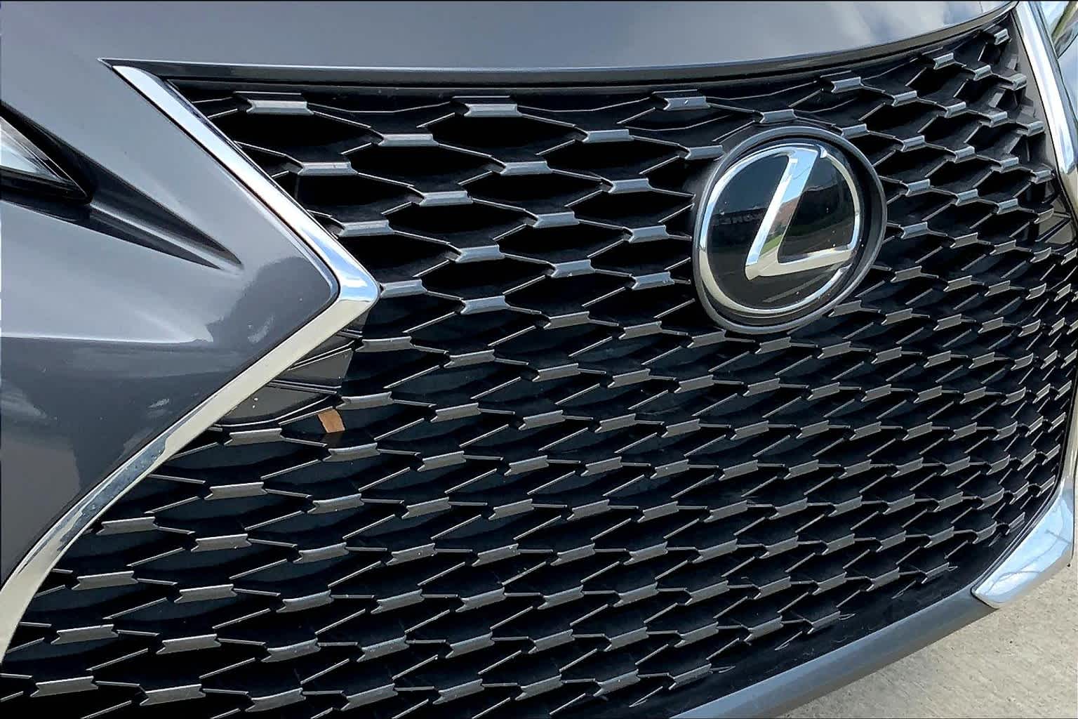 2021 Lexus IS 300 photo 26