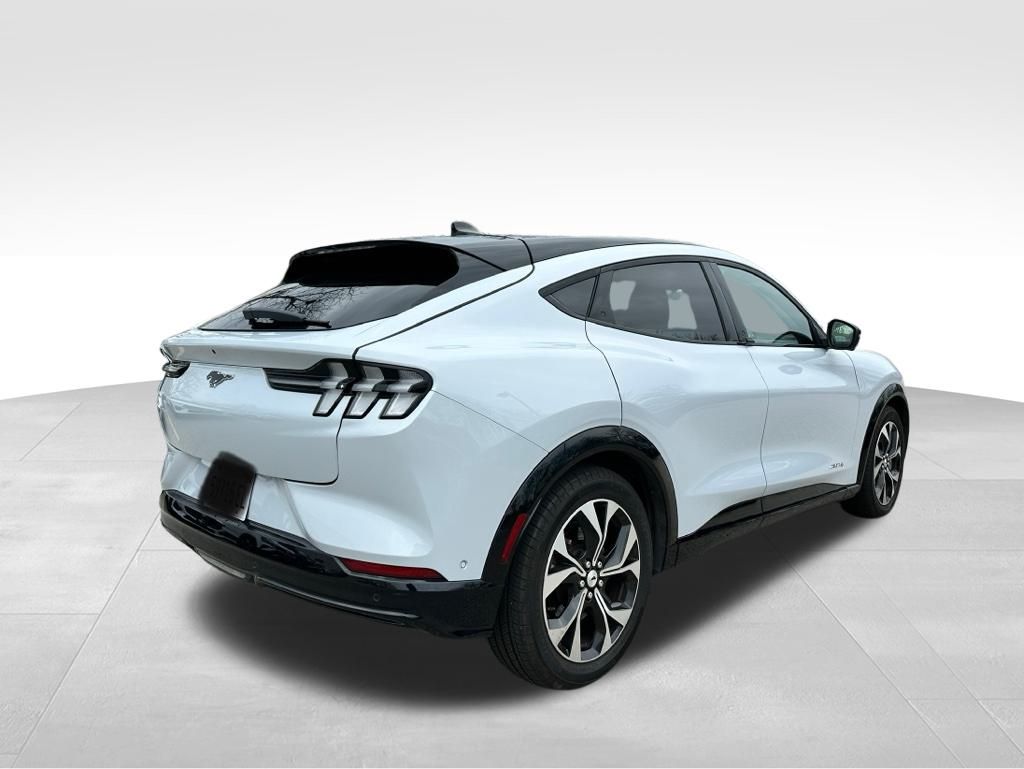 2022 Ford Mustang Mach-E Premium photo 4