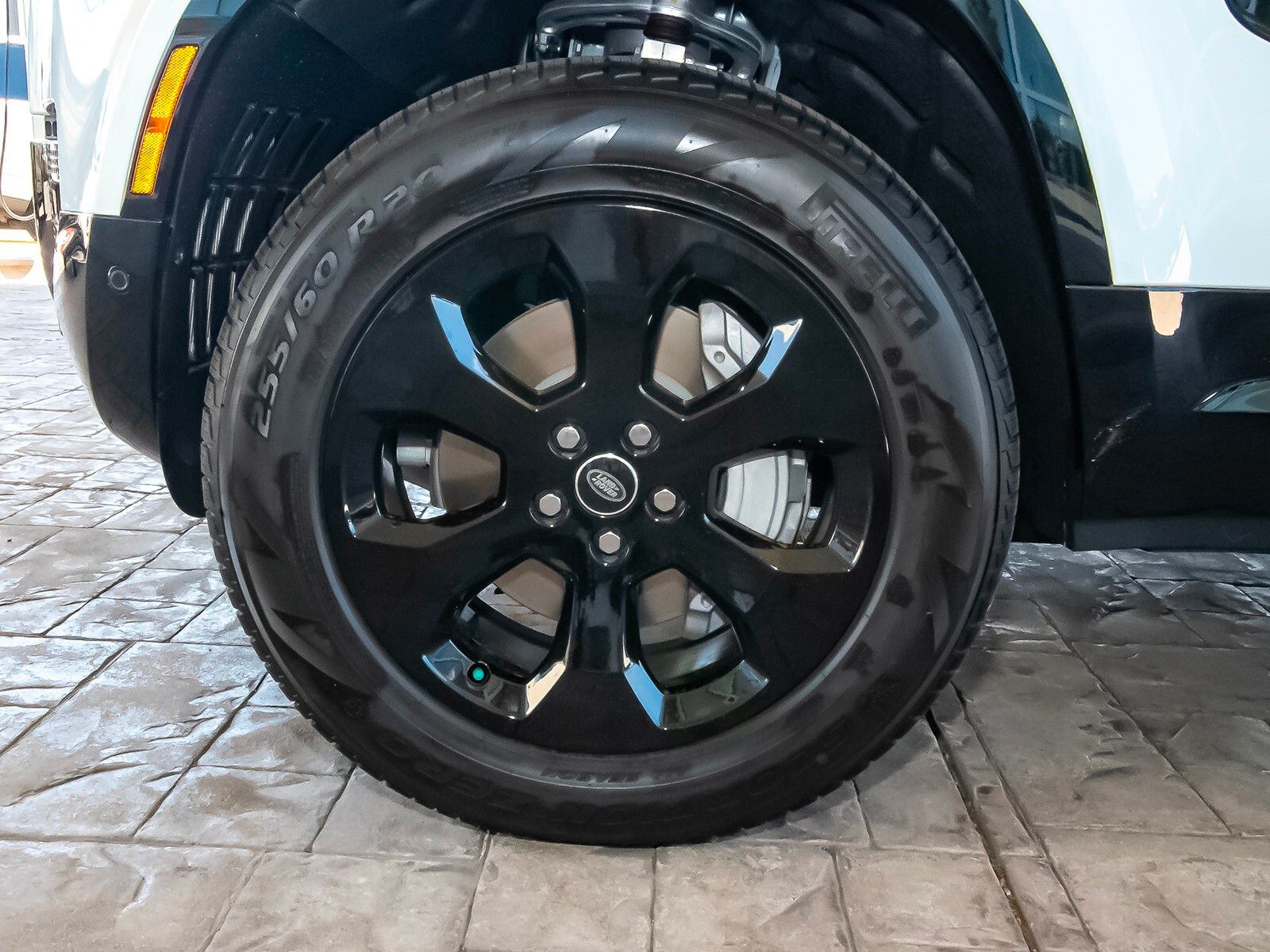 2025 Land Rover Defender 110 X-Dynamic SE photo 49