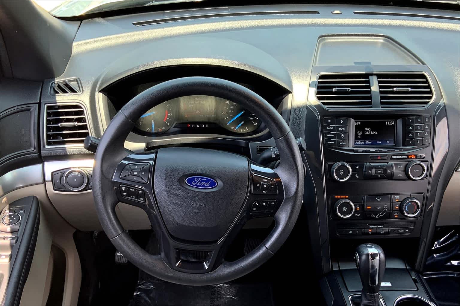 2019 Ford Explorer Base photo 4