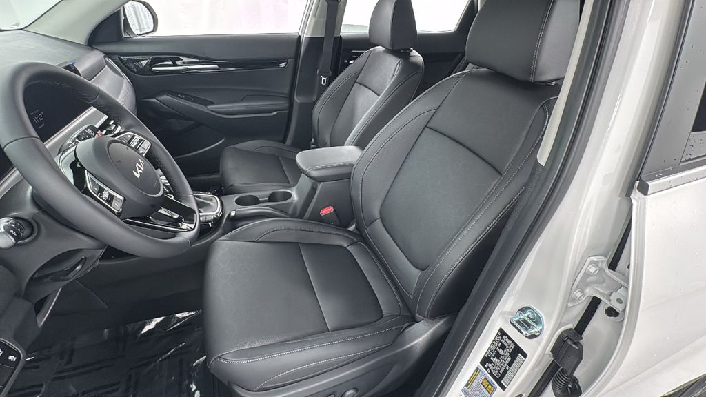 2026 Kia Seltos EX photo 9