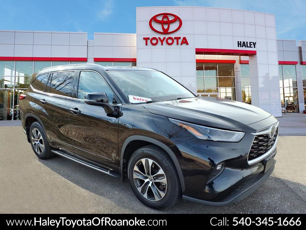2022 Toyota Highlander XLE's photo