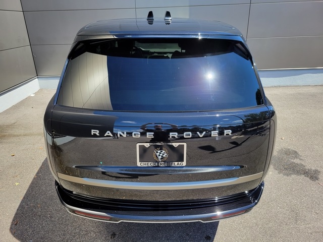 2024 Land Rover Range Rover SE photo 4